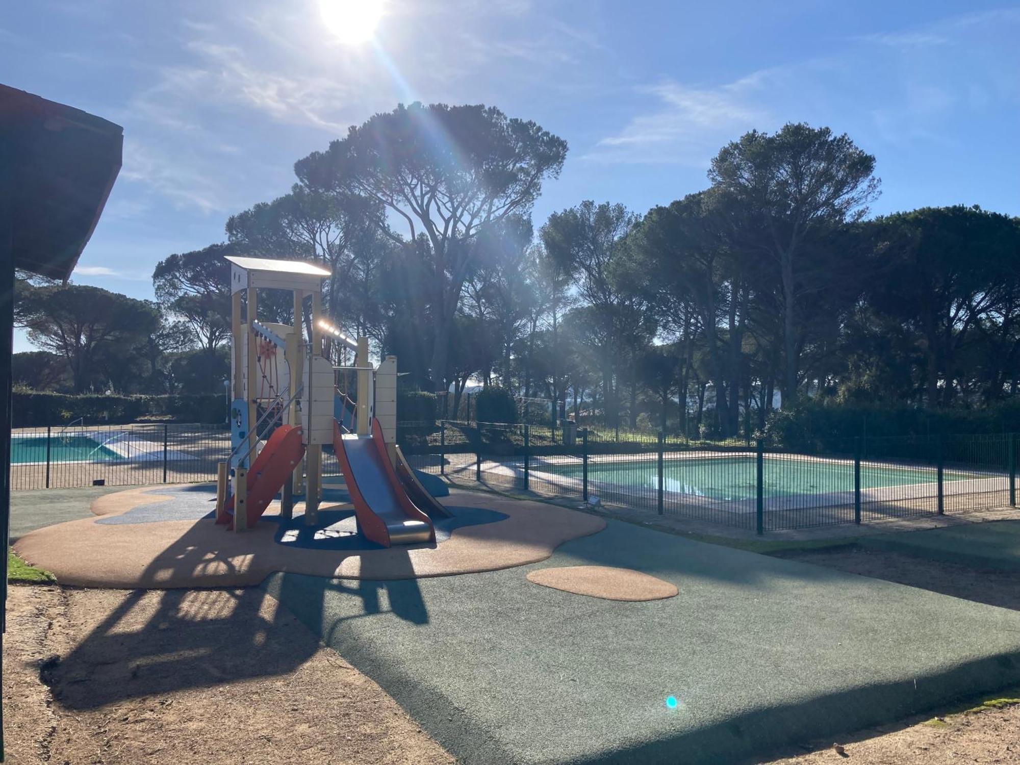 Charmant 2 Pieces Au Coeur Des Golfs De Saint Raphael Eksteriør bilde